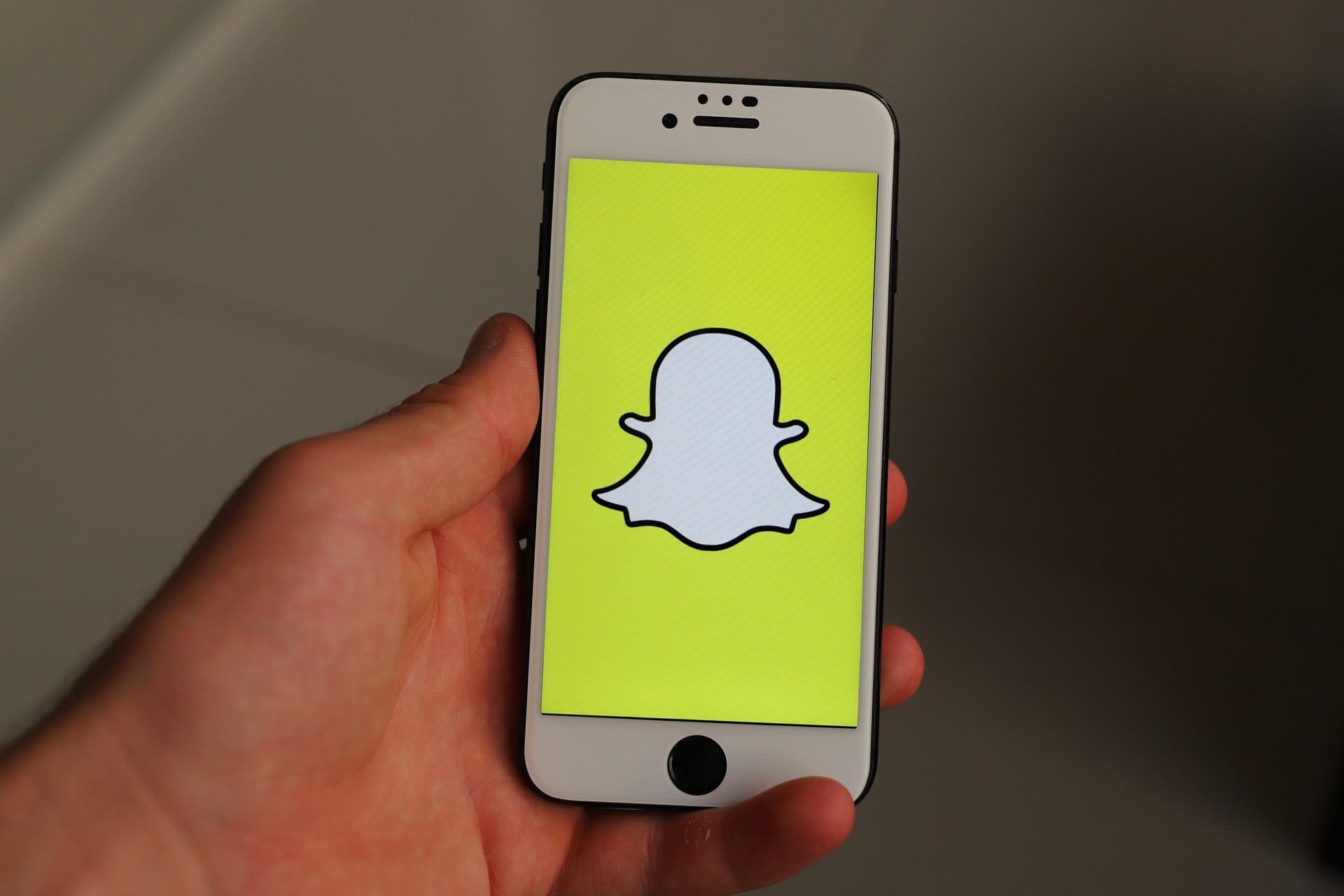 How to Spy on Someone’s Snapchat: Alternatives That Yield Positive Results