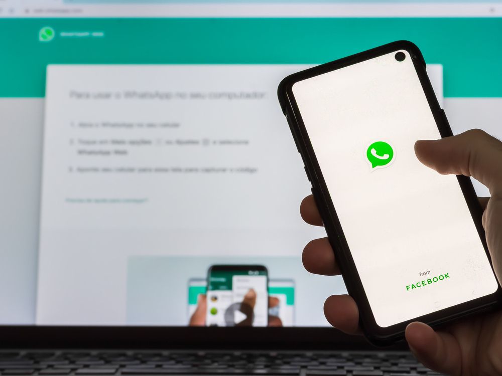 how to spy on whatsapp messages with qr code